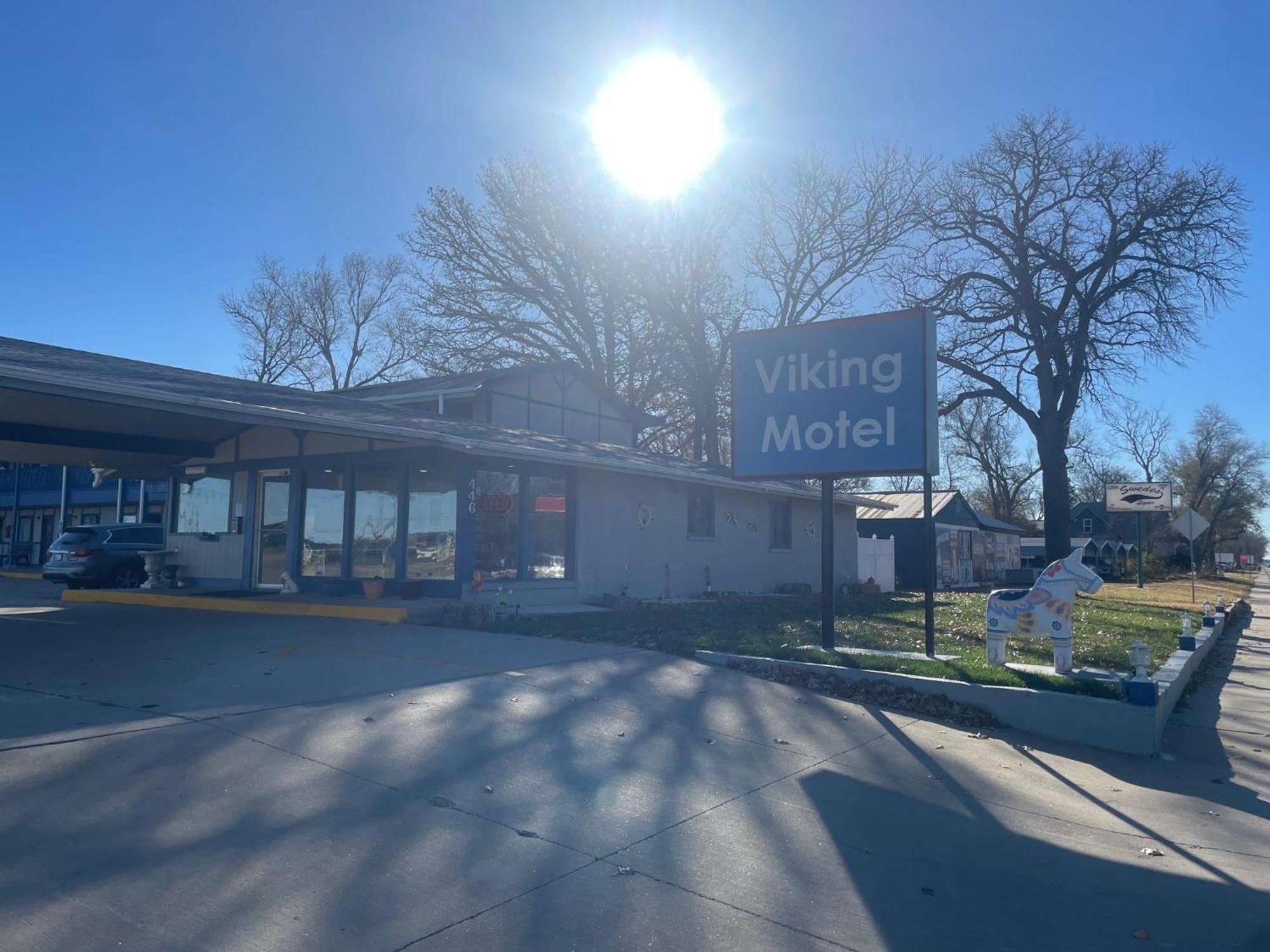 Viking Motel Lindsborg Exteriör bild
