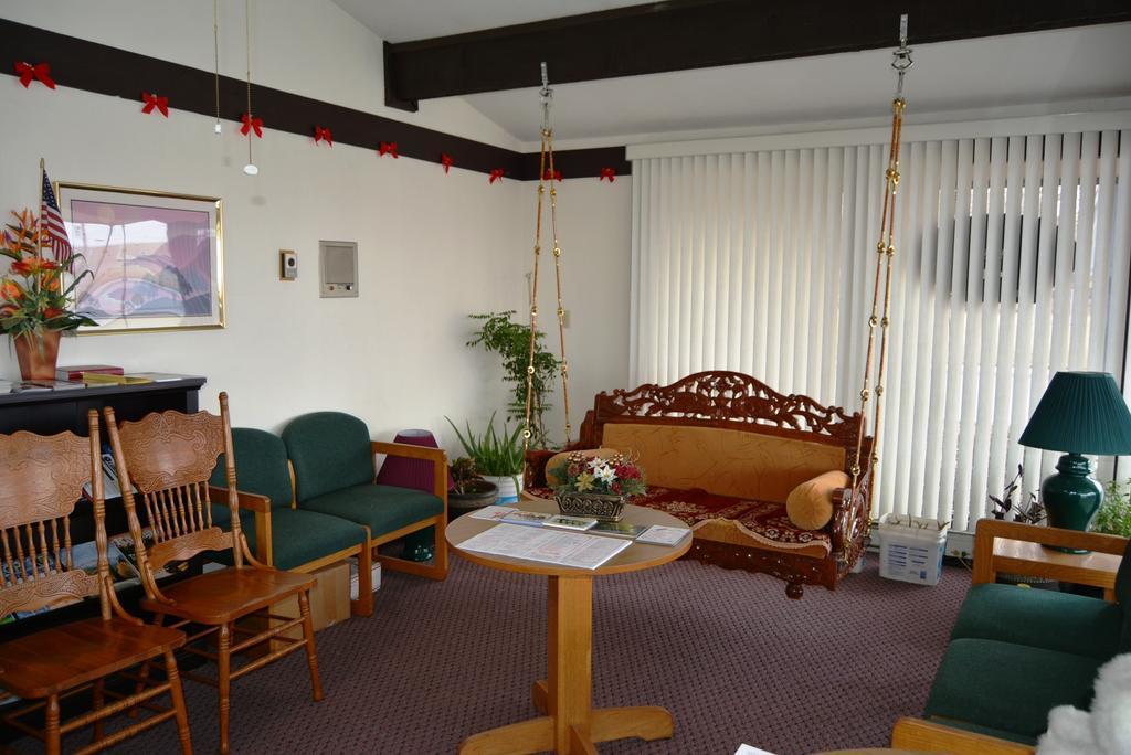 Viking Motel Lindsborg Exteriör bild