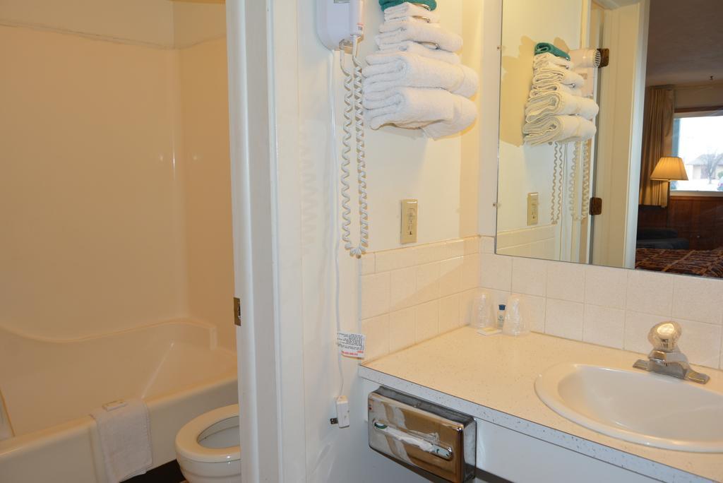 Viking Motel Lindsborg Rum bild
