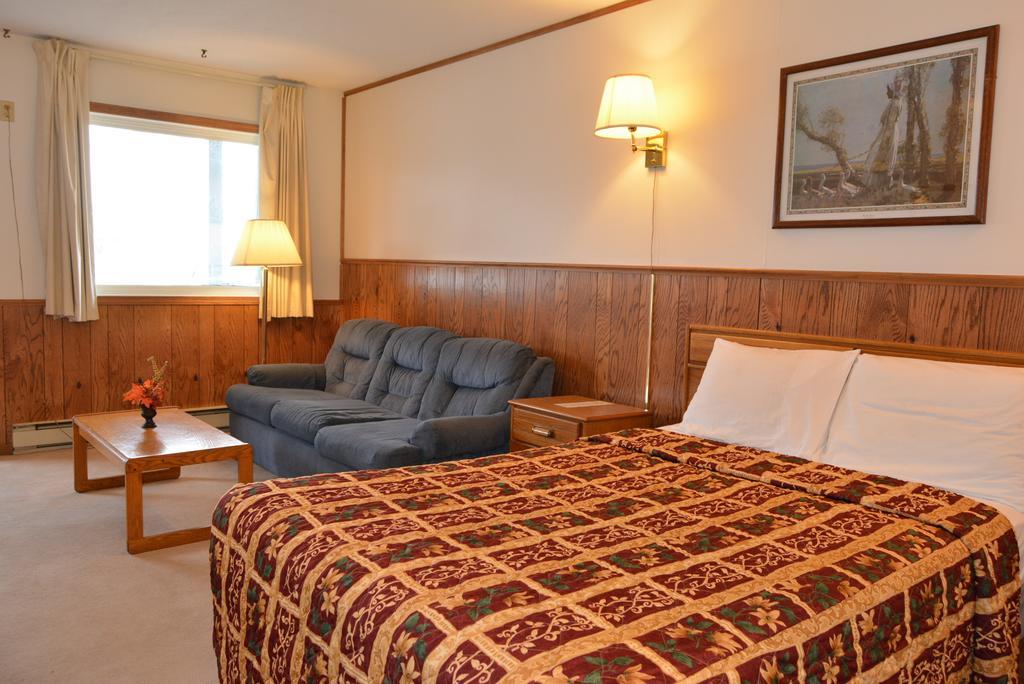 Viking Motel Lindsborg Rum bild
