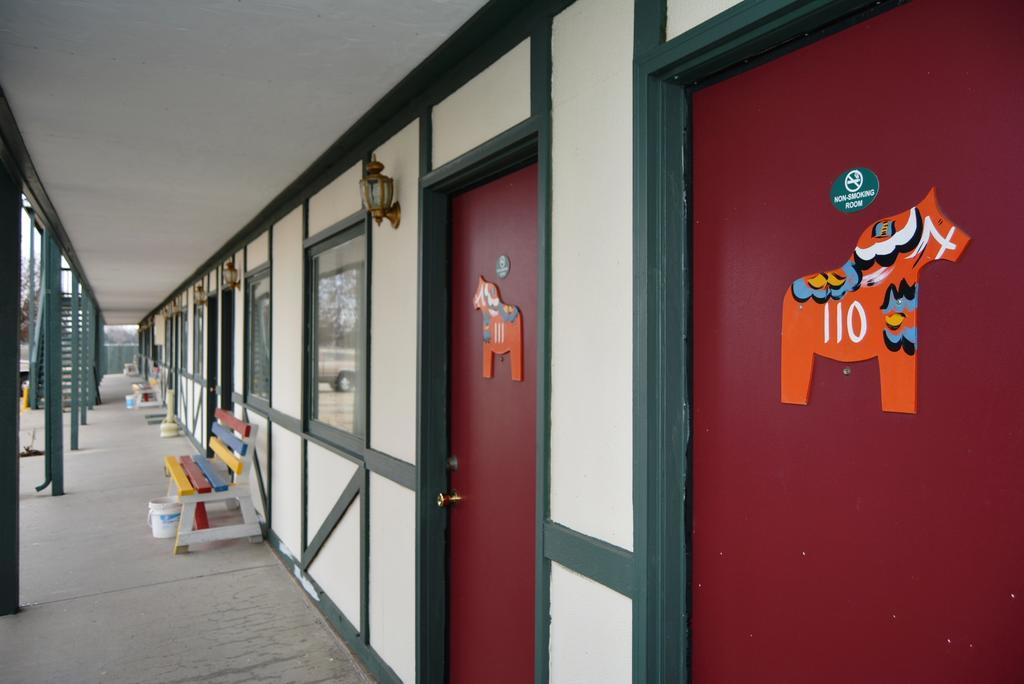 Viking Motel Lindsborg Exteriör bild